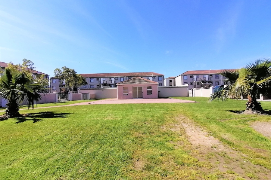 2 Bedroom Property for Sale in Guldenland Western Cape